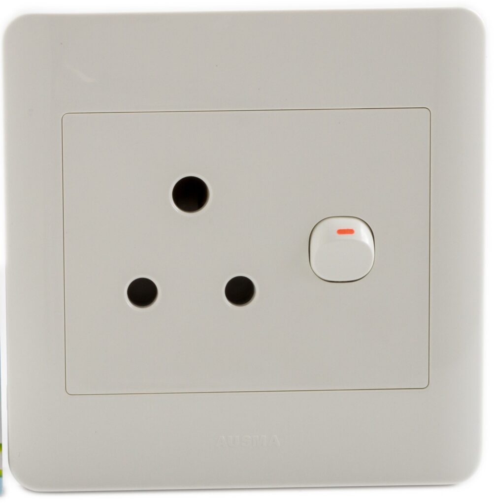 Single Socket R Single Switch Socket – Siyanda Hardware